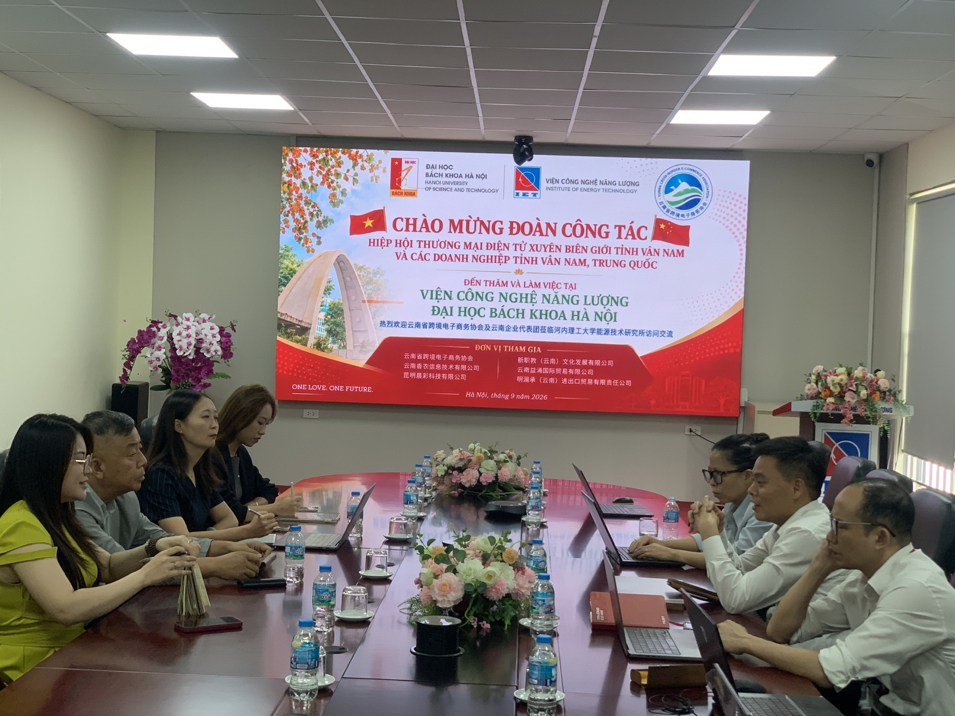 Toàn cảnh buổi làm việc giữa Viện Công nghệ Năng lượng và đoàn công tác tỉnh Vân Nam, Trung Quốc